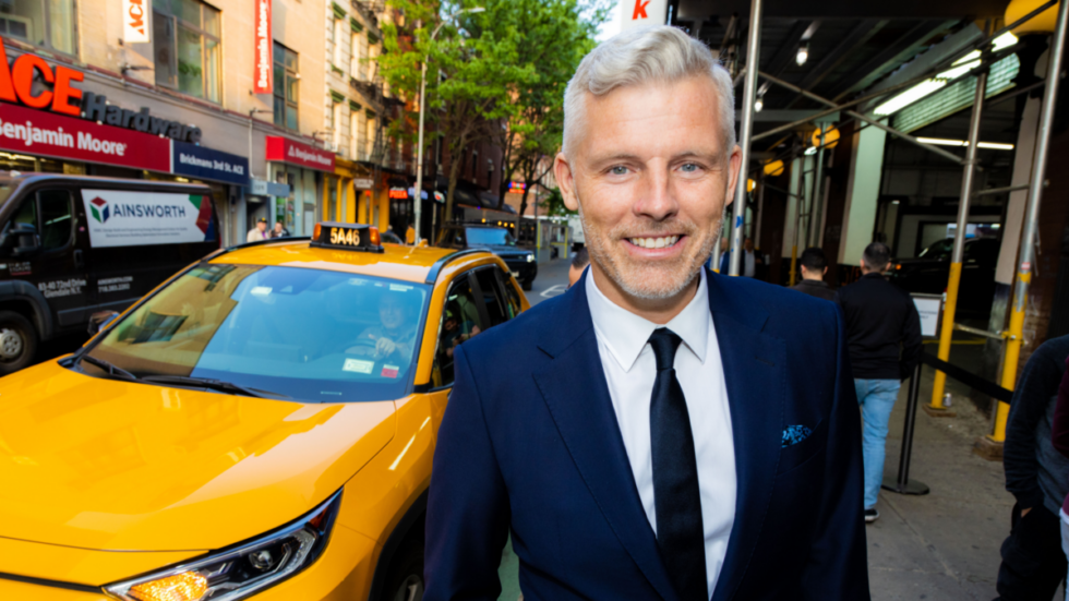 Des Bishop LIVE at Pittsburgh Improv