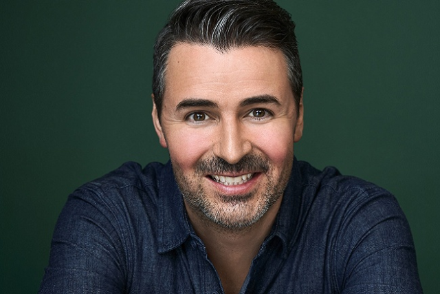 Pete Lee LIVE at Laugh Out Loud Comedy Club