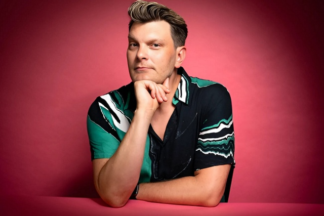 Justin Martindale LIVE at Laugh Out Loud Comedy Club